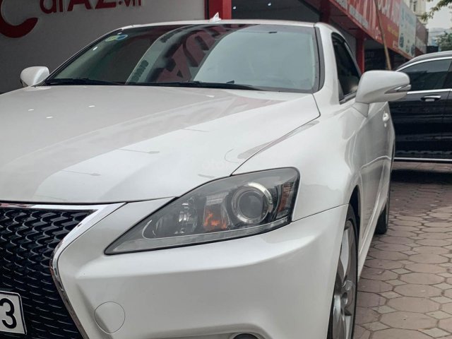 Cần bán xe Lexus IS 250 năm 2011, màu trắng, nhập khẩu nguyên chiếc