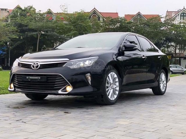 Cần bán lại xe Toyota Camry năm sản xuất 2019, màu đen, xe nhập, giá chỉ 890 triệu