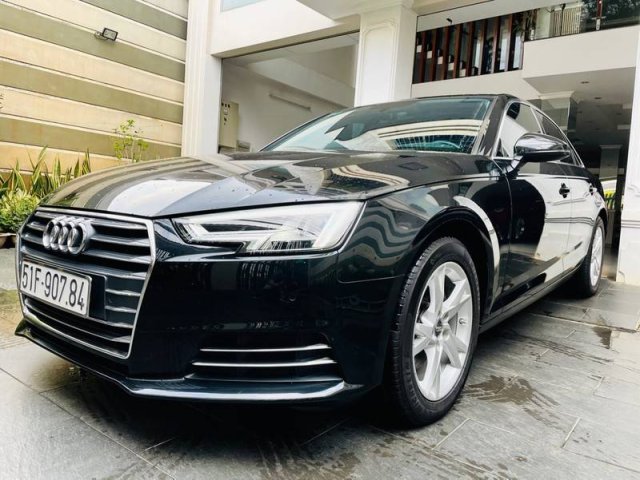 Cần bán Audi A4 2.0 màu đen, ĐK 2017 một chủ0