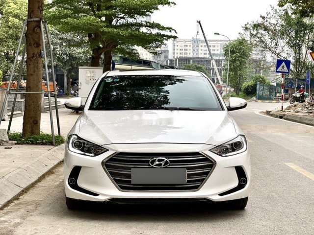 Xe Hyundai Elantra sản xuất năm 2018 còn mới, giá tốt