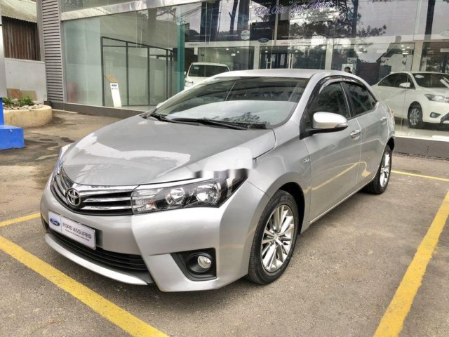 Cần bán Toyota Corolla Altis sản xuất năm 2016 còn mới0