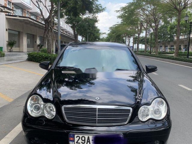 Cần bán gấp Mercedes C 200 đời 2003, màu đen