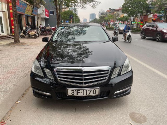 Cần bán gấp Mercedes E class năm sản xuất 2010 còn mới, giá tốt