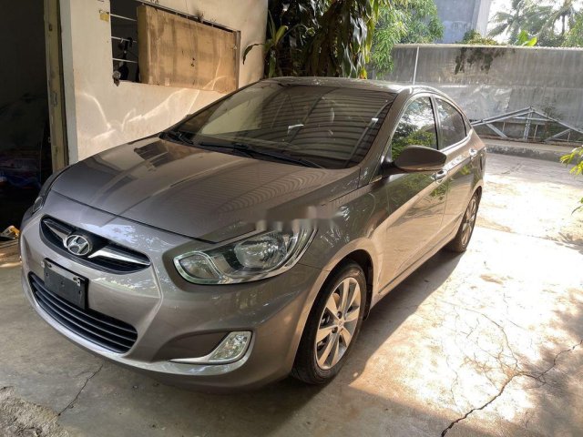 Bán Hyundai Accent sản xuất 2012, màu xám0