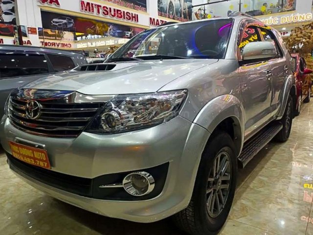 Cần bán xe Toyota Fortuner sản xuất năm 2016, màu bạc còn mới