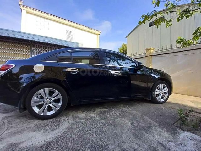 Cần bán Chevrolet Cruze năm 2015, màu đen, xe nhập còn mới, giá tốt