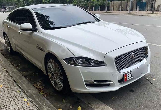 Cần bán gấp Jaguar XJL sản xuất 2017, màu trắng, nhập khẩu nguyên chiếc còn mới0