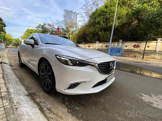 Bán ô tô Mazda 6 năm 2017, màu trắng, nhập khẩu nguyên chiếc còn mới