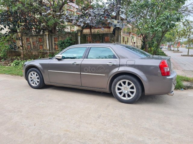 Bán xe Chrysler 300C Limited năm 2010 giữ gìn như mới