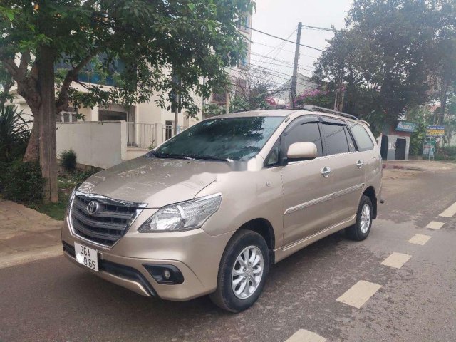 Bán Toyota Innova 2014, màu vàng cát