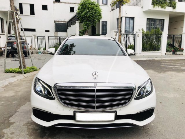 Bán Mercedes E200 trắng trinh nguyên0