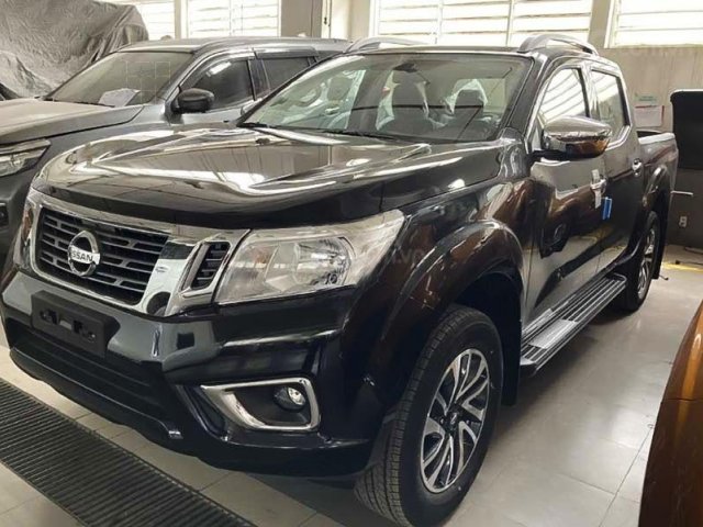 Cần bán xe Nissan Navara 2020, màu đen, nhập khẩu, giá 629tr