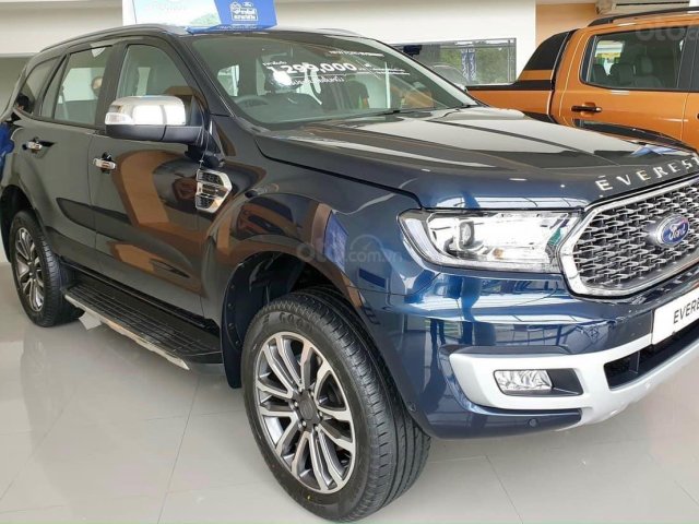 Ford Everest Titanium 2021 tặng BHVC và khuyến mãi tiền mặt