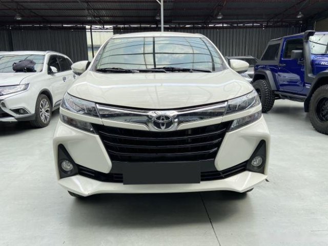 Cần bán gấp Toyota Avanza 1.5 AT sản xuất 2019, màu trắng, giá 505tr0