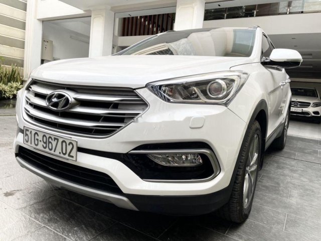 Bán Hyundai Santa Fe năm sản xuất 2017, nhập khẩu nguyên chiếc chính chủ0