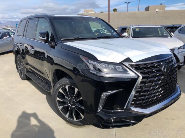 Viet Auto bán xe Lexus LX570 Sport bản xuất Mỹ, sản xuất 2021 mới 100%