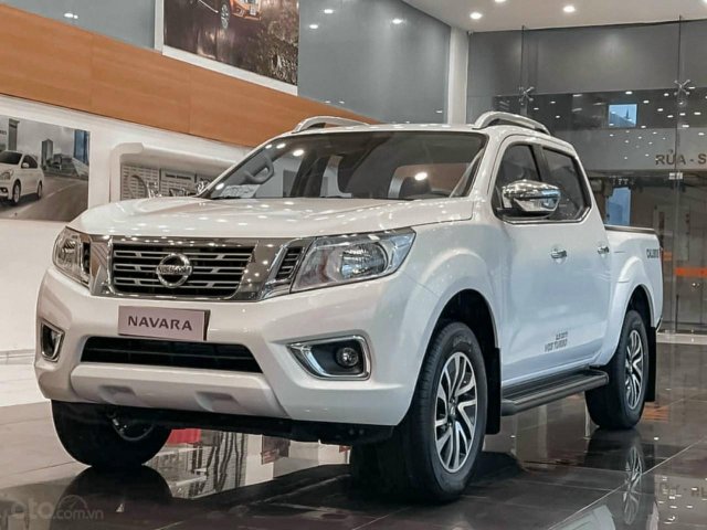 Nissan Navara giá giảm mạnh, tặng phụ kiện hấp dẫn0