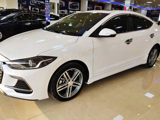 Cần bán lại xe Hyundai Elantra Sport 1.6 AT sản xuất năm 2018, màu trắng còn mới