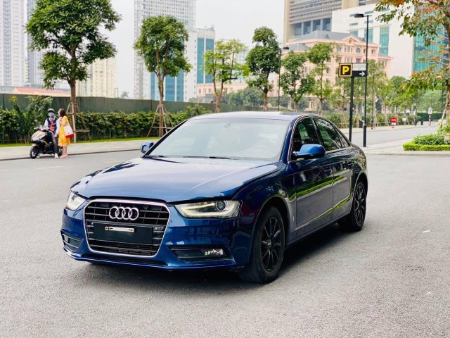 Xe Audi A4 năm sản xuất 2015, màu xanh lam, giá tốt nhất thị trường