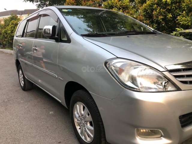 Bán Toyota Innova sản xuất năm 2011, màu bạc 