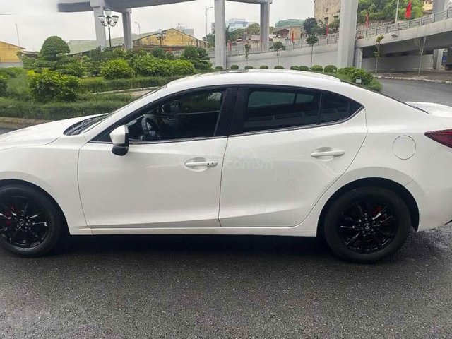 Bán Mazda 3 đời 2019, màu trắng, giá chỉ 633 triệu0