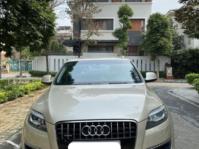 Bán Audi Q7 năm 2012, màu vàng cát