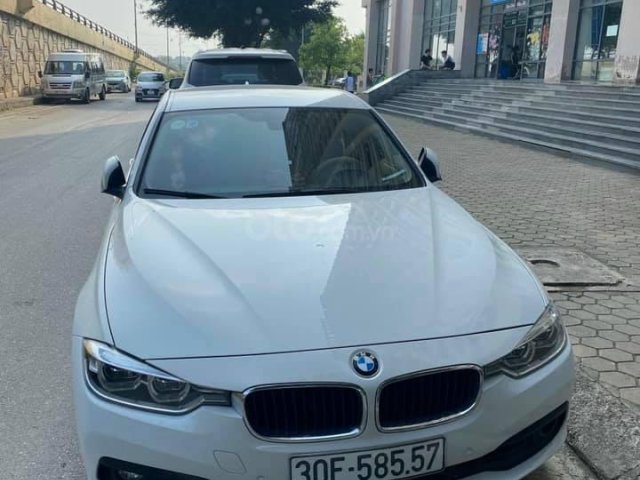 Xe BMW 3 Series đời 2018, màu trắng0