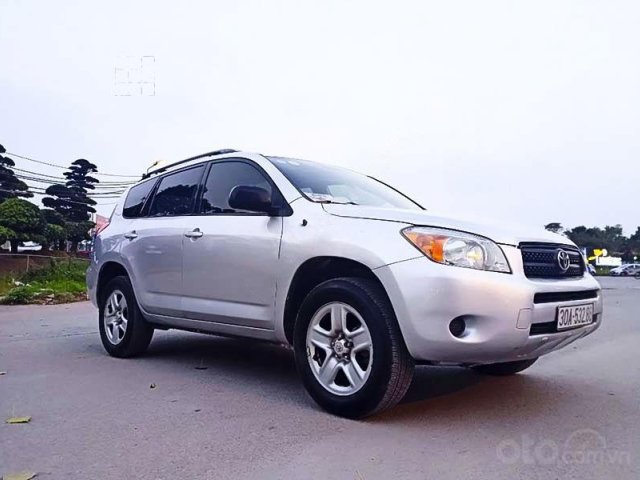 Xe Toyota RAV4 năm 2007, màu bạc, xe nhập0