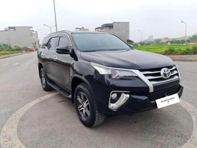 Bán xe Toyota Fortuner năm sản xuất 2018, màu đen, nhập khẩu 