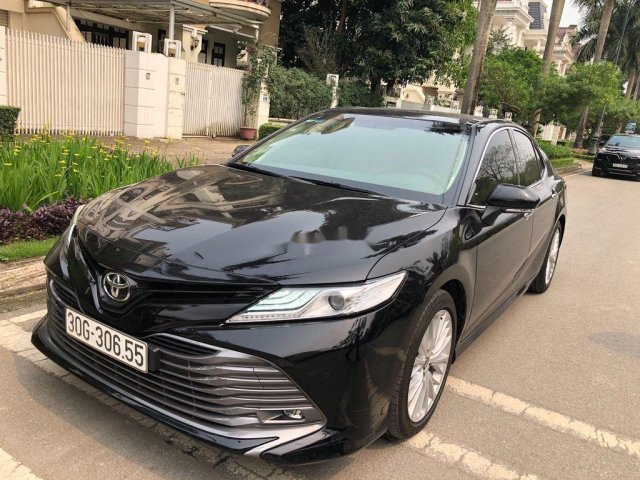 Cần bán gấp Toyota Camry 2019, màu đen, nhập khẩu còn mới