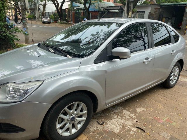 Bán xe Ford Focus đời 2011, màu bạc còn mới, 295tr