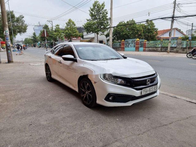 Bán xe Honda Civic đời 2019, màu trắng0