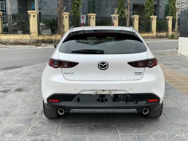 Cần bán xe Mazda 3 sản xuất năm 2019, màu trắng chính chủ giá cạnh tranh0