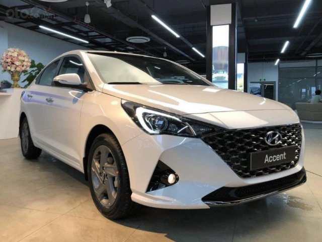 Bán Hyundai Accent 2021, màu trắng, 542tr