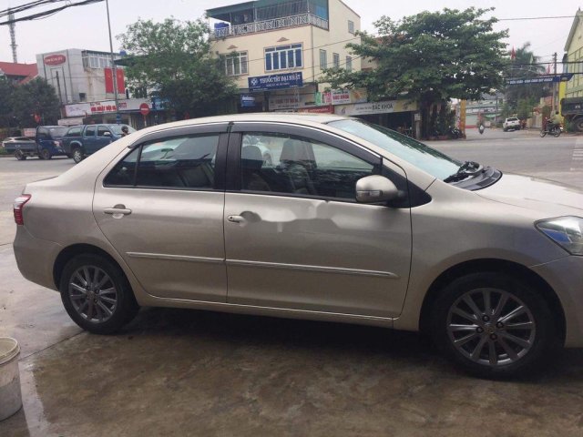 Bán Toyota Vios năm sản xuất 2011, màu bạc chính chủ, 250tr0