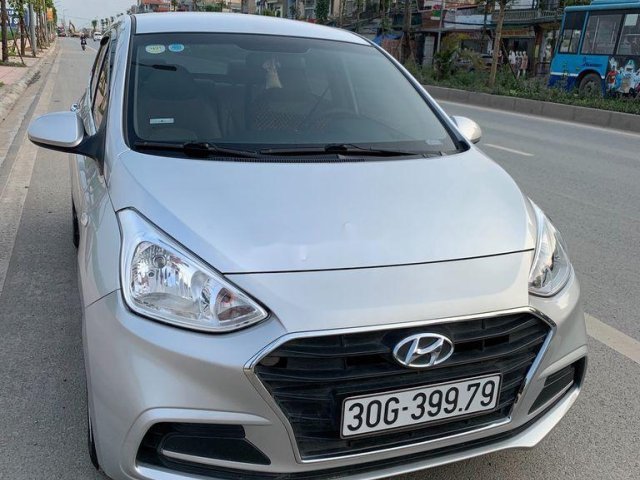 Cần bán lại xe Hyundai Grand i10 2018, màu bạc, giá 298tr0