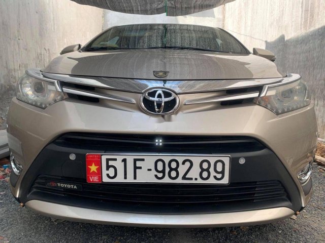 Cần bán Toyota Vios sản xuất 2016, màu vàng còn mới