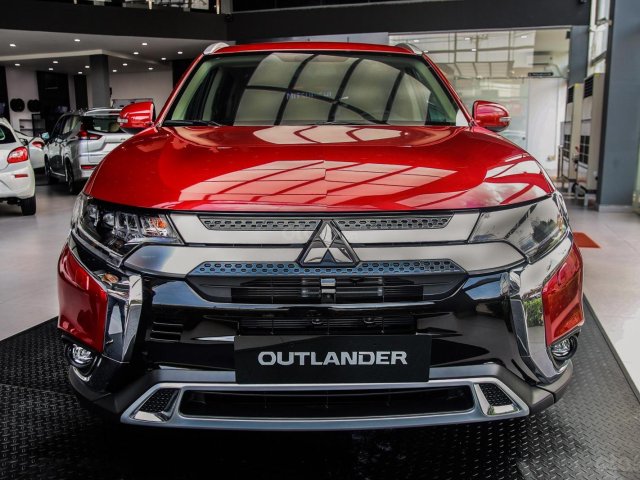 [ Bình Tân ] Outlander 2.0CVT new 100%, tặng 10 chỉ vàng sjc, trả góp NH