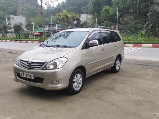 Chân Thành - Mê xe cũ - Đổi hoặc bán xe Toyota Innova G, gia đình zin bao check hãng, vàng cát, biển 300