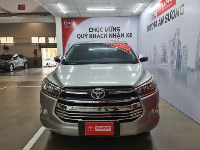 Cần bán gấp Toyota Innova sản xuất năm 2020, màu bạc 