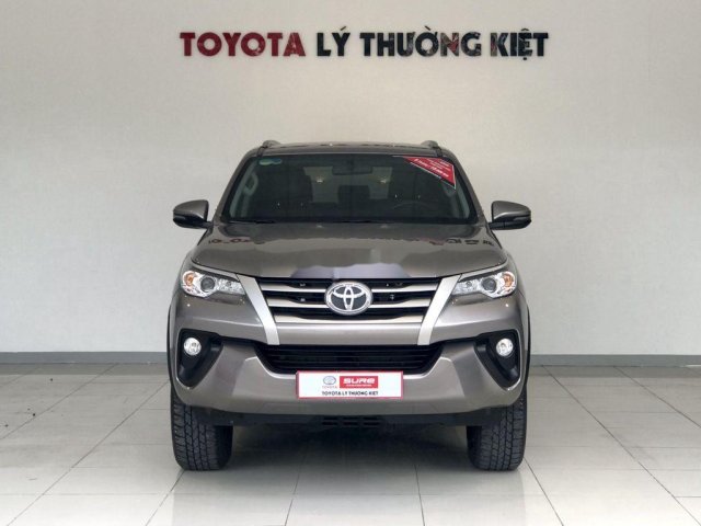 Bán Toyota Fortuner đời 2019, màu xám