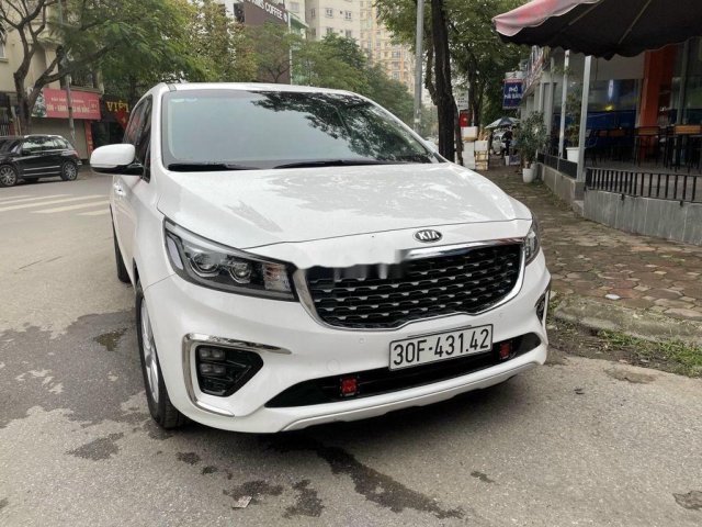 Bán Kia Sedona 2.2 DATH 2018, màu trắng chính chủ