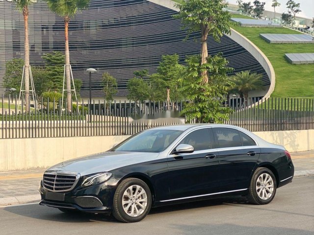 Bán Mercedes E class đời 2017, màu đen