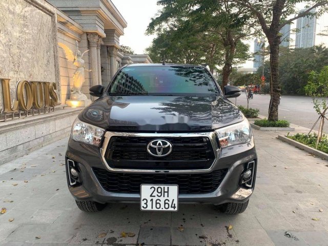 Bán xe Toyota Hilux 2019, màu xám, xe nhập0