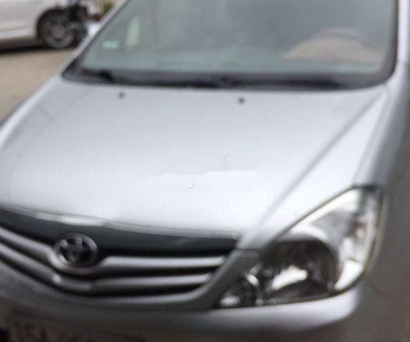 Cần bán Toyota Innova sản xuất năm 2009, màu bạc chính chủ, 295tr