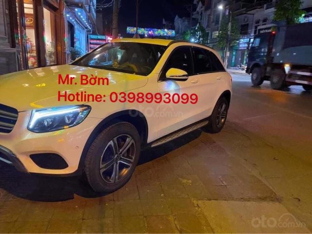 Bán Mercedes GLC-Class sản xuất 2017, màu trắng