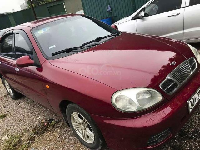 Xe Daewoo Lanos sản xuất 2003, màu đỏ còn mới giá cạnh tranh