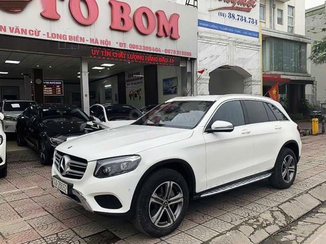 Bán Mercedes GLC-Class sản xuất năm 2017, màu trắng còn mới