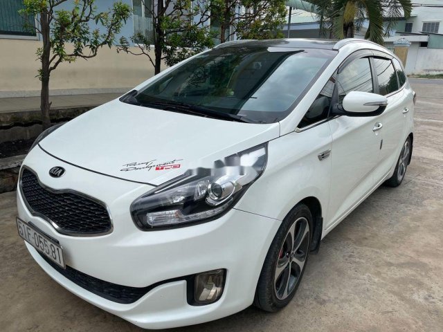 Cần bán Kia Rondo sản xuất năm 2015 còn mới, giá 450tr