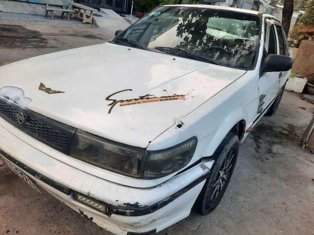 Cần bán lại xe Nissan Bluebird sản xuất năm 1985, màu trắng, xe nhập, giá tốt